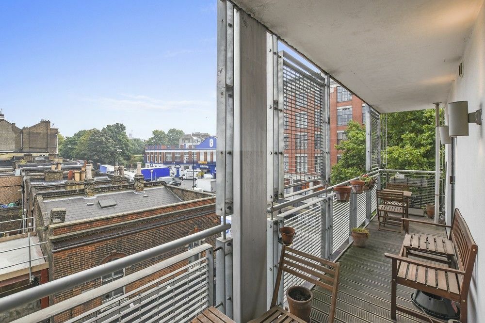 Stylish 2 Bedroom Flat With Balcony In London Exterior photo